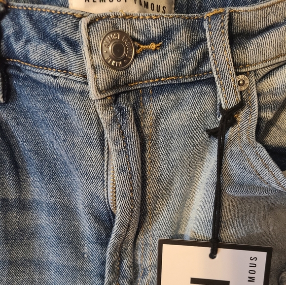 NWT Almost famous blue jeans size 9 - Picture 7 of 14